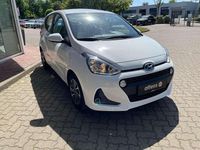 Gebraucht Hyundai i10 67 PS (49 kW) 2017 Polar white Kleinwagen