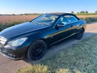 Gebraucht Mercedes E200 185 PS (136 kW) 2010 Schwarz Cabrio
