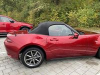 Gebraucht Mazda MX5 Exclusive-Line 132 PS (97 kW) 2025 Soul red crystal m Cabrio