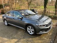 Gebraucht VW Passat Highline 190 PS (139 kW) 2015 Grau Limousine
