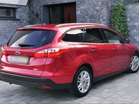 Gebraucht Ford Focus 124 PS (91 kW) 2013 Rot Kombi