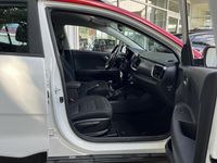 Gebraucht Kia Stonic 101 PS (74 kW) 2022 Weiß SUV