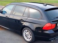 Gebraucht BMW 320 Lifestyle 184 PS (135 kW) 2011 Schwarz Kombi