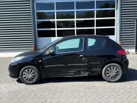 Gebraucht Peugeot 206+ 60 PS (44 kW) 2011 Schwarz Kleinwagen