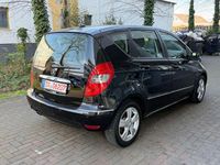 Gebraucht Mercedes A160 95 PS (69 kW) 2009 Kosmosschwarz  metalliclack Kleinwagen