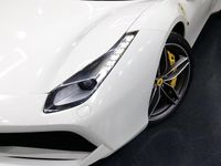 Second-hand Ferrari 488 669 CP (492 kW) 2018 Alb Cabrio