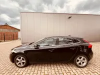 Second-hand Volvo V40 114 CP (83 kW) 2014 Negru Berlinǎ