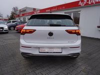 Gebraucht VW Golf VIII 204 PS (150 kW) 2022 Weiß Limousine
