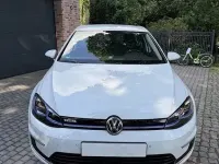 Gebraucht VW e-Golf 100 kW (136 PS) 2018 Weiß Kleinwagen