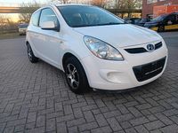 Gebraucht Hyundai i20 78 PS (57 kW) 2010 Weiß Kleinwagen