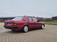 Gebraucht Mercedes 190 109 PS (80 kW) 1992 Rot Limousine