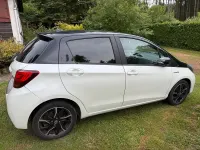 Gebraucht Toyota Yaris 73 PS (53 kW) 2015 Weiß Kleinwagen