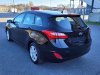 Gebraucht Hyundai i30 Trend 99 PS (72 kW) 2014 Phantom black Kombi