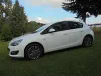 Gebraucht Opel Astra 110 PS (80 kW) 2014 Weiß Limousine