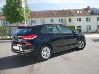Gebraucht Hyundai i30 Passion 99 PS (72 kW) 2017 Schwarz Kleinwagen