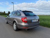 Gebraucht Skoda Superb 140 PS (102 kW) 2011 Andere farben Kombi