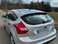 Gebraucht Ford Focus 95 PS (69 kW) 2014 Grau Kombi