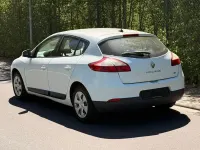 Gebraucht Renault Mégane Expression 90 PS (66 kW) 2010 Weiß Limousine