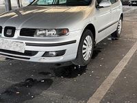 Usata Seat Leon 75 CV (55 kW) 2004 Argento Utilitaria