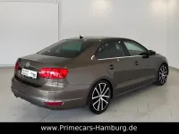 Gebraucht VW Jetta Highline 140 PS (102 kW) 2011 Braun Limousine