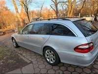 Gebraucht Mercedes E220 150 PS (110 kW) 2006 Silber Kombi