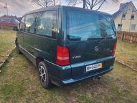 Gebraucht Mercedes V220 122 PS (89 kW) 2002 Grün Van / Kleinbus