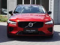 Gebraucht Volvo V60 Plus 335 PS (246 kW) 2024 Fusion red / metallic Kombi