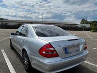 Gebraucht Mercedes E220 150 PS (110 kW) 2005 Silber Limousine
