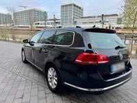 Gebraucht VW Passat 140 PS (102 kW) 2011 Schwarz Kombi