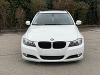 Gebraucht BMW 320 177 PS (130 kW) 2009 Weiß Kombi