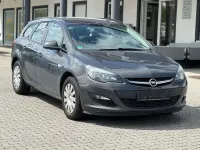 Gebraucht Opel Astra Edition 110 PS (80 kW) 2015 Grau Kombi