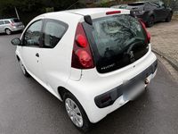 Gebraucht Peugeot 107 68 PS (50 kW) 2013 Weiß Kleinwagen