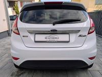 Gebraucht Ford Fiesta Titanium 101 PS (74 kW) 2013 Weiß Kleinwagen