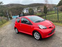 Gebraucht Toyota Aygo 68 PS (50 kW) 2009 Rot Kleinwagen