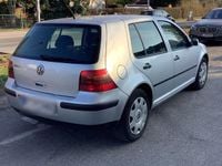 Second-hand VW Golf IV 75 CP (55 kW) 2001 Argintiu Berlinǎ