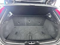 Gebraucht Volvo V40 CC Momentum 150 PS (110 kW) 2016 Schwarz Kombi
