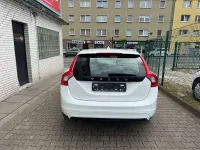 Gebraucht Volvo V60 Business Edition 150 PS (110 kW) 2015 Weiß Kombi