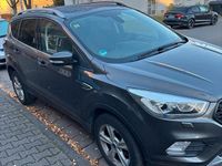 Gebraucht Ford Kuga 150 PS (110 kW) 2019 Grau SUV