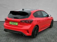 Usado Ford Focus ST 280 CV (205 kW) 2024 Rojo Berlina
