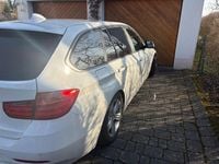 Second-hand BMW 318 143 CP (105 kW) 2014 Negru Break