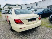 Gebraucht Mercedes E200 150 PS (110 kW) 2019 Gelb Limousine