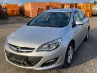 Second-hand Opel Astra 131 CP (96 kW) 2014 Argintiu Break