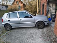 Gebraucht VW Polo Basis 60 PS (44 kW) 2000 Silber Limousine