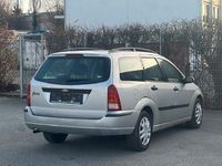 Gebraucht Ford Focus Ghia 101 PS (74 kW) 2004 Silber Kombi