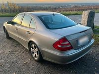 Gebraucht Mercedes E200 163 PS (119 kW) 2005 Grau Limousine