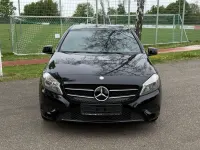 Gebraucht Mercedes A180 Urban 122 PS (89 kW) 2015 Schwarz Kleinwagen