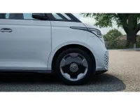 Używany VW ID. Buzz Pro 150 kW (204 KM) 2024 Biały Minivan