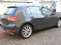 Gebraucht VW Golf Highline 150 PS (110 kW) 2017 Grau Limousine