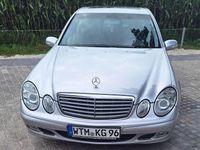 Gebraucht Mercedes E200 Classic 163 PS (119 kW) 2004 Silber Limousine