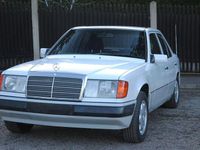 Gebraucht Mercedes 200 118 PS (86 kW) 1992 Weiß Limousine